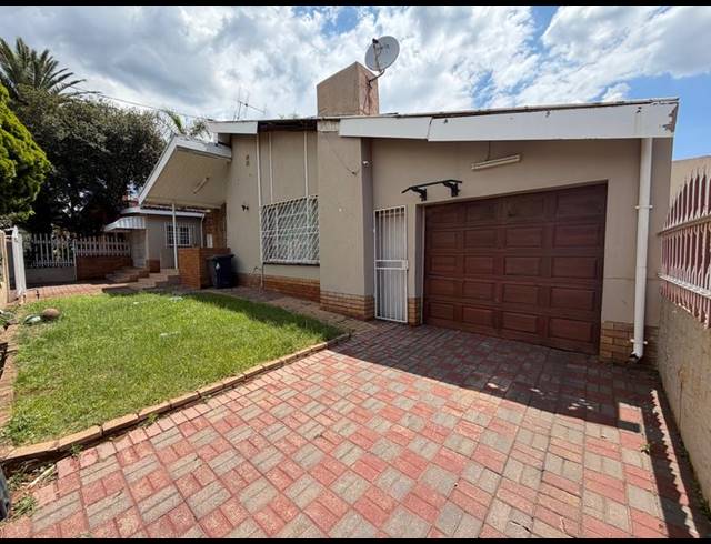 3 BEDROOM HOUSE FOR SALE IN LAUDIUM